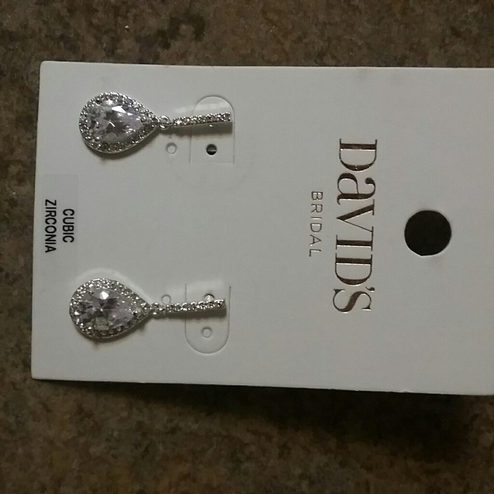 Earrings - Picture 2 of 2